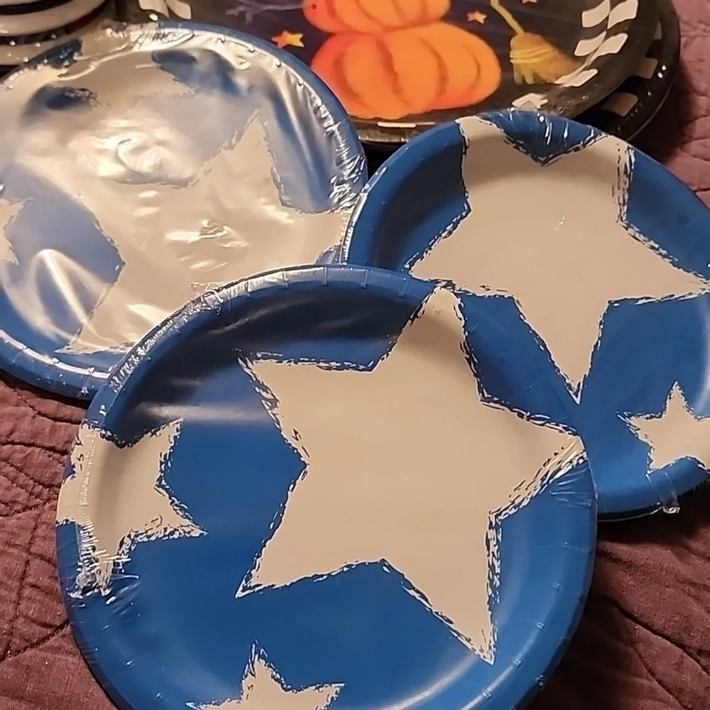 ASSORTMENT OF 🥳 PARTY SUPPLIES 🥳 🎉